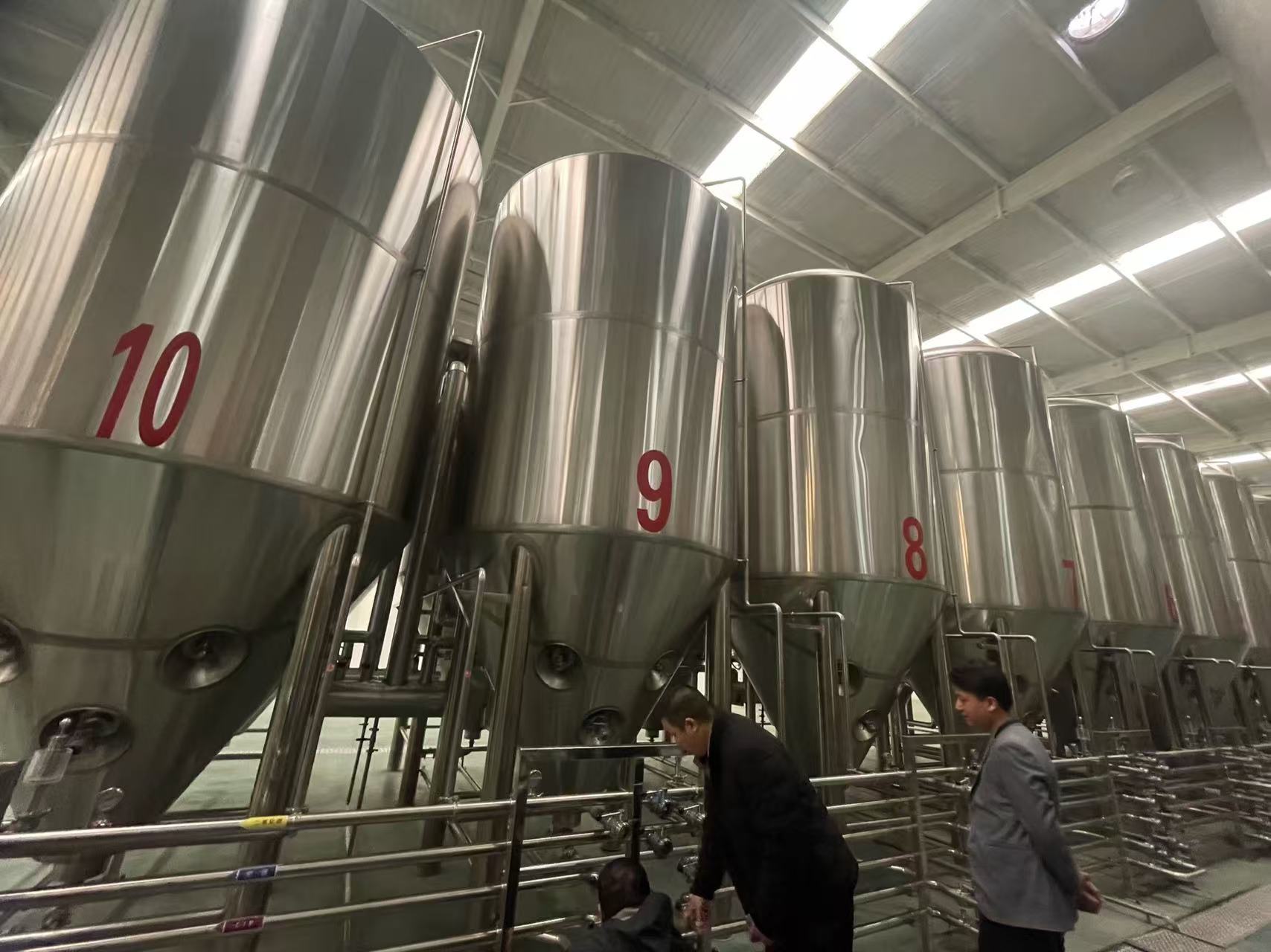 平邑精酿啤酒设备厂—平面布置、设备设计、制造、调试、培训等一条龙服务